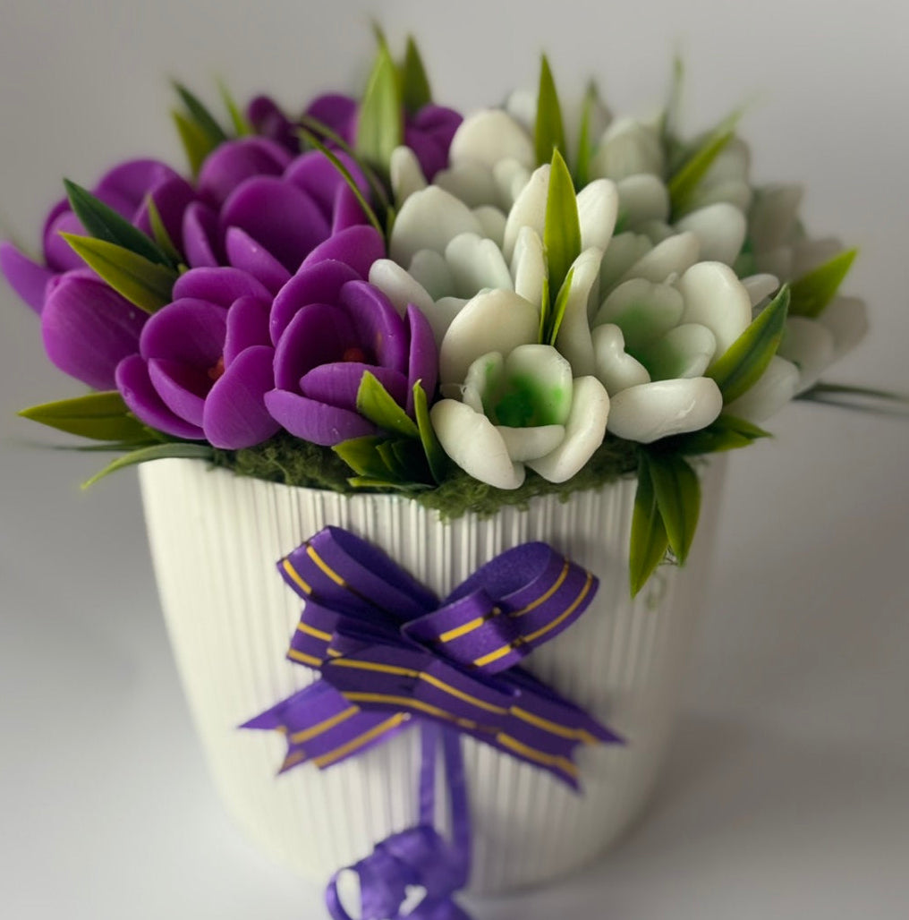 Букет🤍💜„Кокичета и Минзухари“ – Ръчно Изработени Ароматни Сапунени Цветя🤍💜