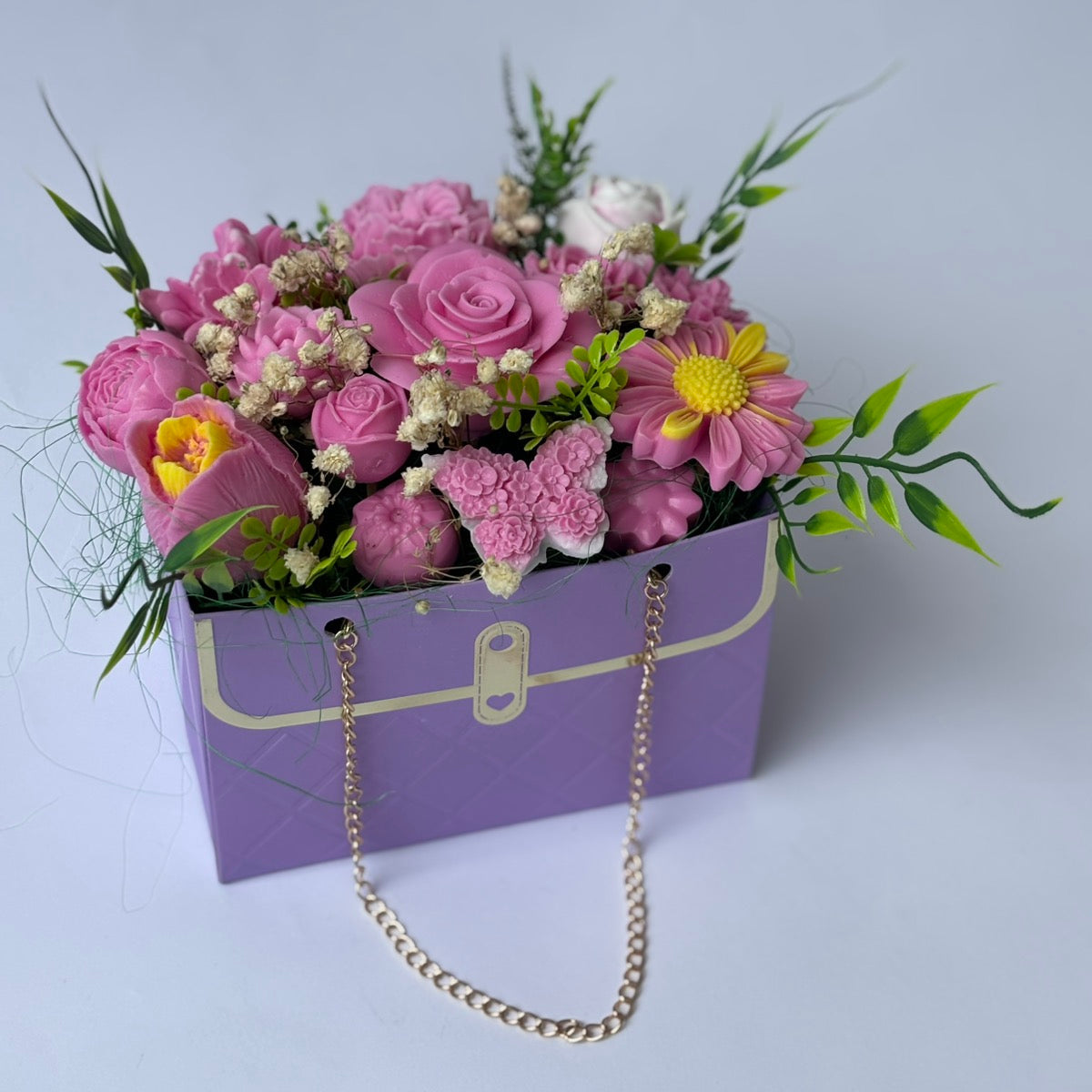Букет в чанта 🌸"Розов Рай"🌸 - Ръчно Изработени Ароматни Сапунени Цветя