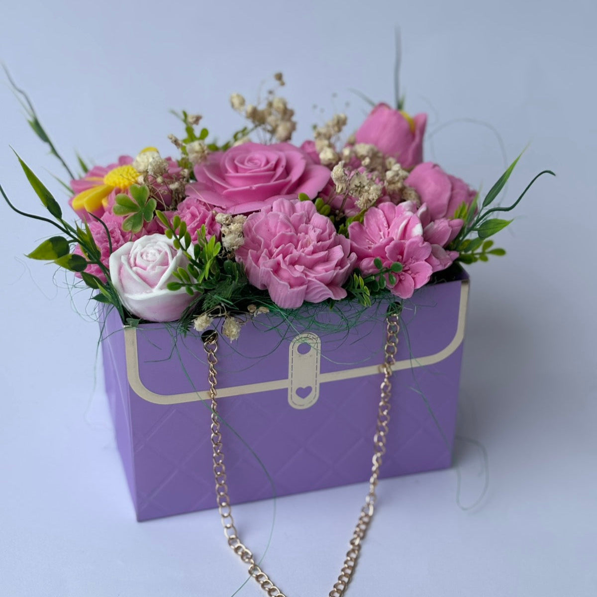 Букет в чанта 🌸"Розов Рай"🌸 - Ръчно Изработени Ароматни Сапунени Цветя