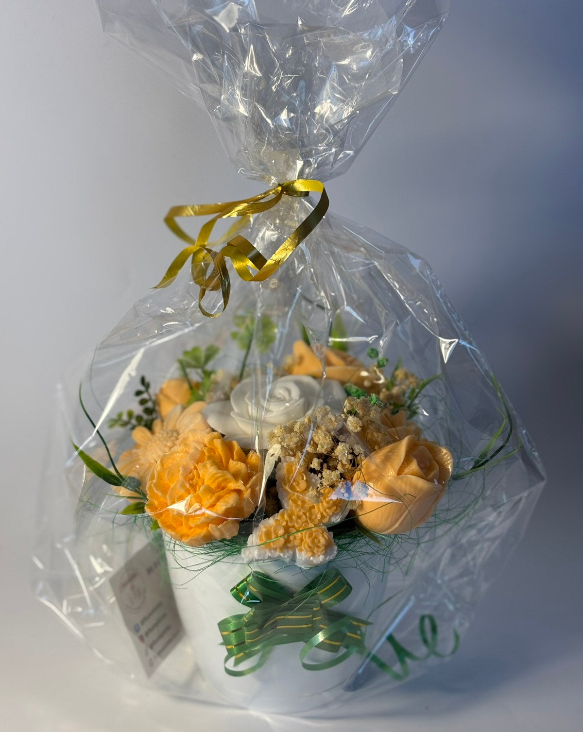 Букет „Пролетен Цитрус“ - Ръчно Изработени Ароматни Сапунени Цветя