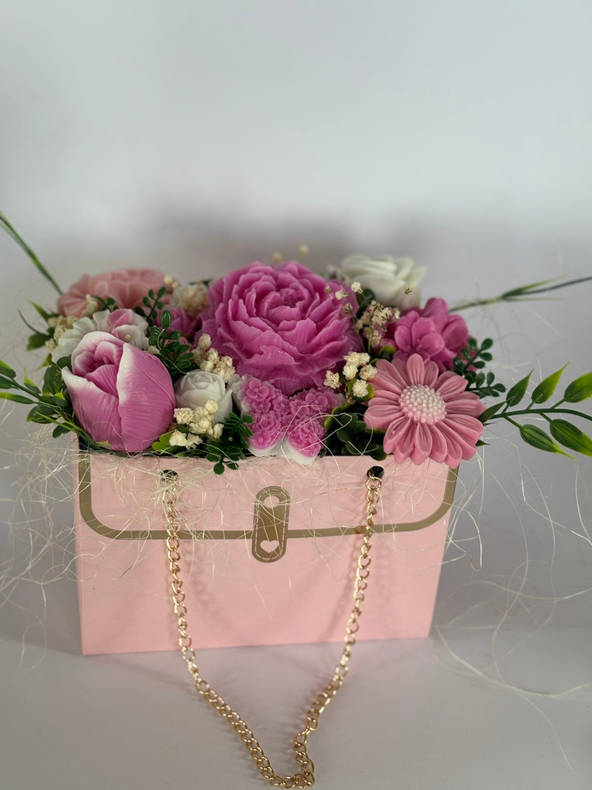 Букет🌸"Малка Чанта с Обич"💝 Ръчно Изработени Ароматни Сапунени Цветя