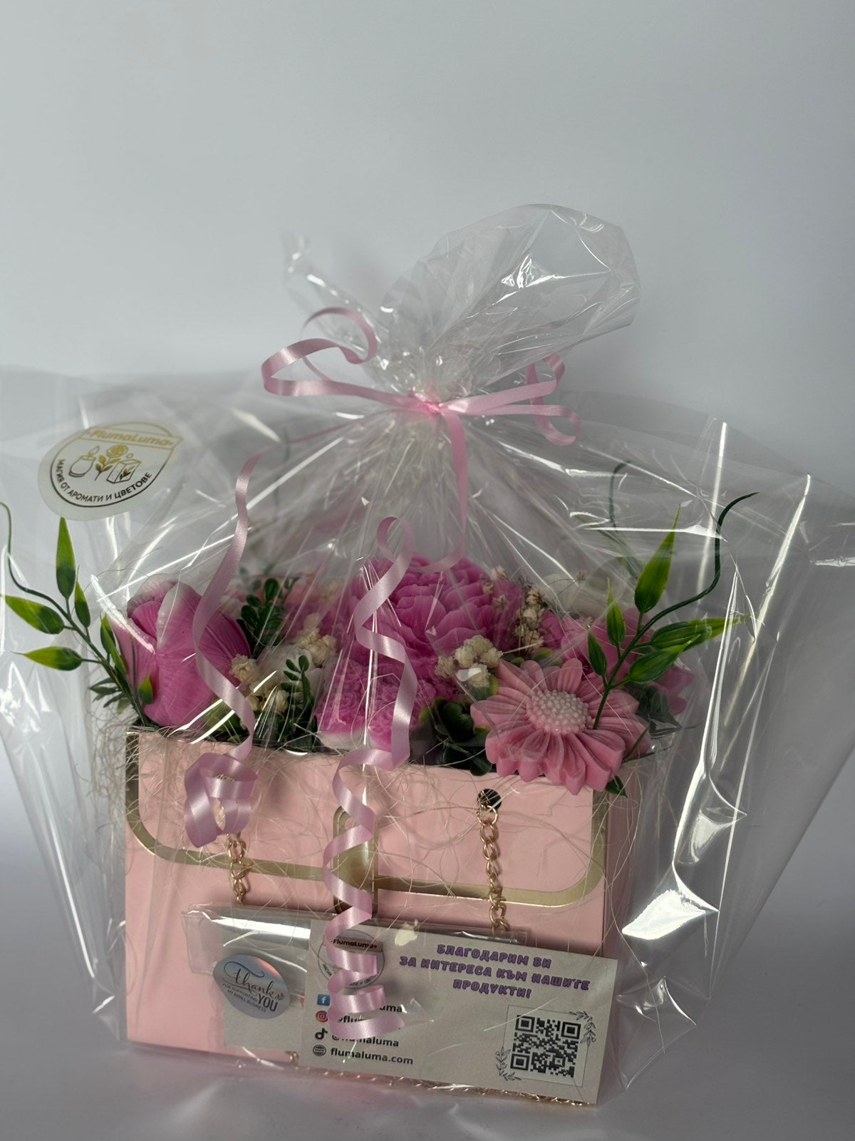 Букет🌸"Малка Чанта с Обич"💝 Ръчно Изработени Ароматни Сапунени Цветя