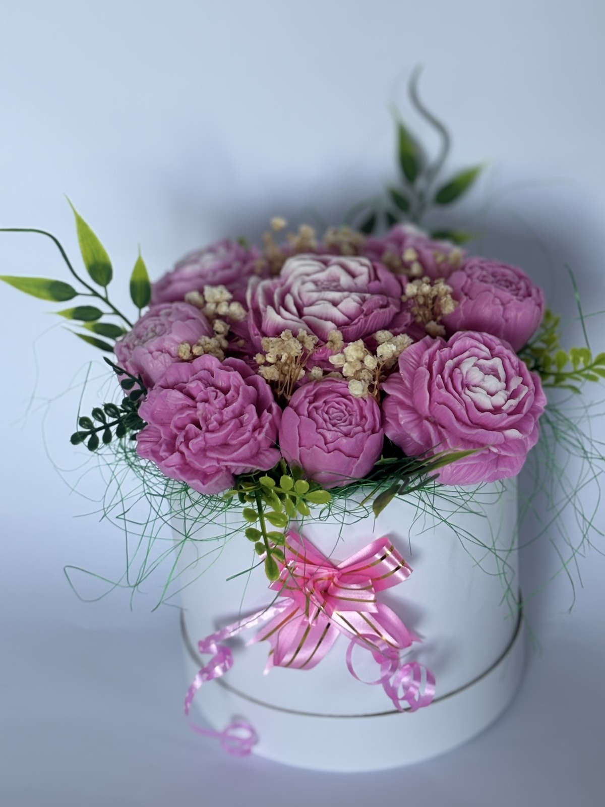 Букет 🌸"Розова стихия"🌸в бяла кашпа. Ръчно Изработени Ароматни Сапунени Цветя