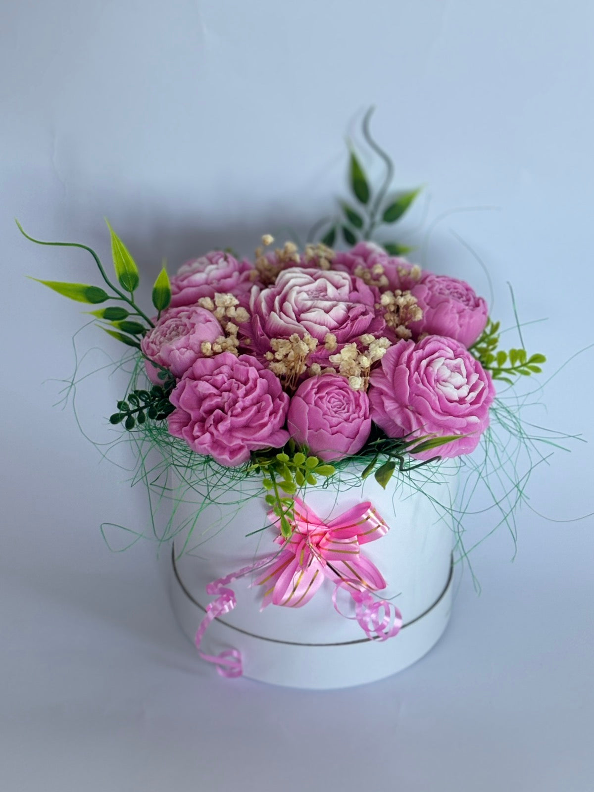 Букет 🌸"Розова стихия"🌸в бяла кашпа. Ръчно Изработени Ароматни Сапунени Цветя