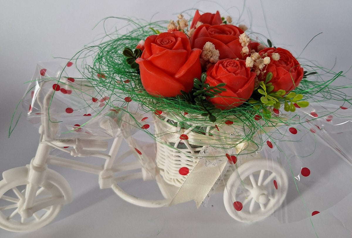 Букет💖„Цветна Разходка в червено"💖- Ръчно Изработени Ароматни Сапунени Цветя