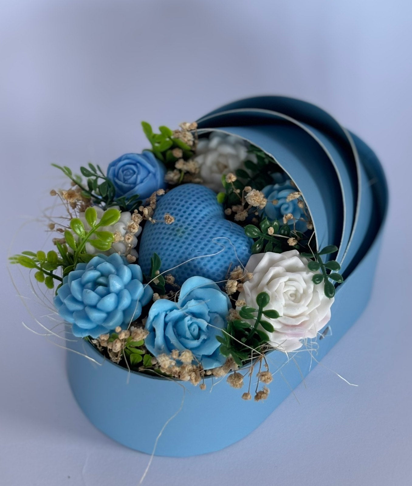 Букет💙"Добре дошло, Малко Чудо в синьо"💙- Ръчно Изработени Ароматни Сапунени Цветя