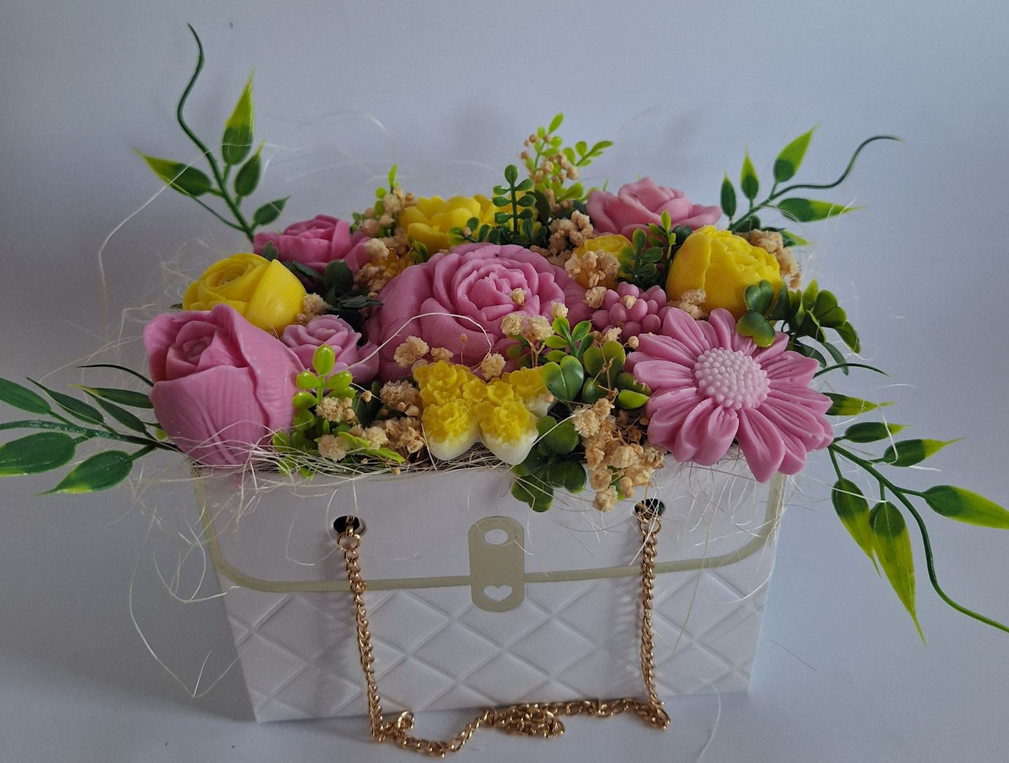 Букет🌸☀️"Слънчево Розово"🌸☀️– Ръчно Изработени Ароматни Сапунени Цветя