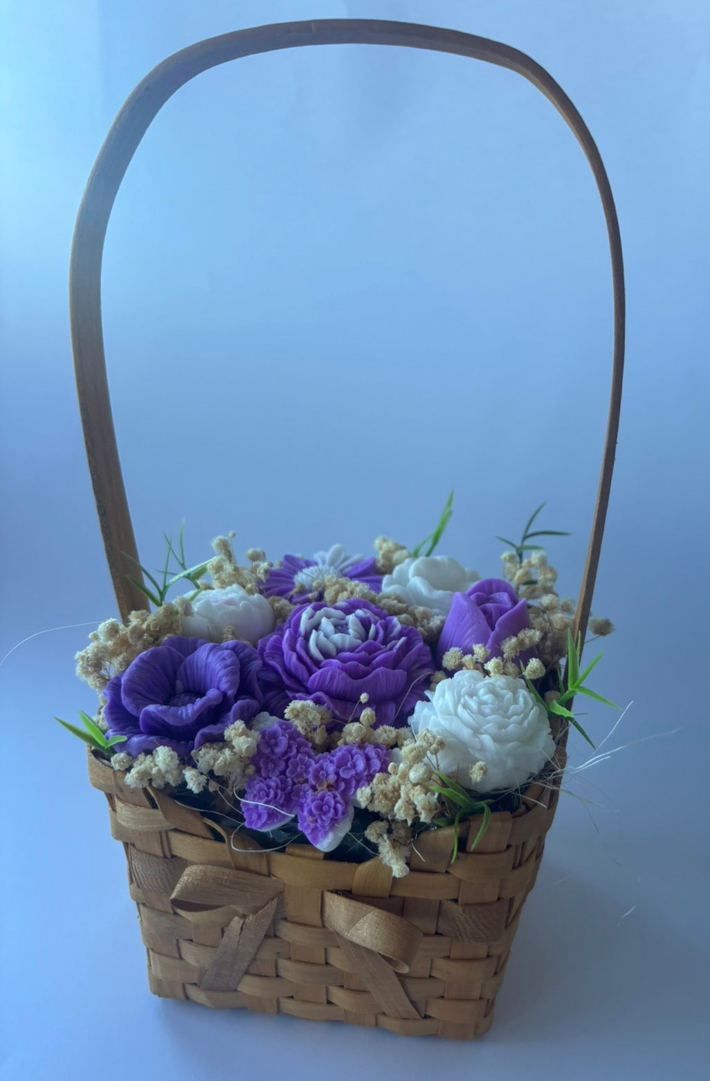 Букет💜🧺„Лилава Приказка“🧺💜 – Ръчно Изработени Ароматни Сапунени Цветя