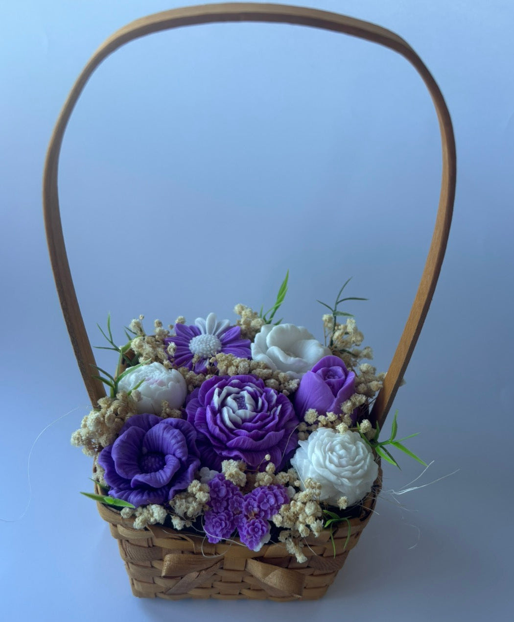 Букет💜🧺„Лилава Приказка“🧺💜 – Ръчно Изработени Ароматни Сапунени Цветя
