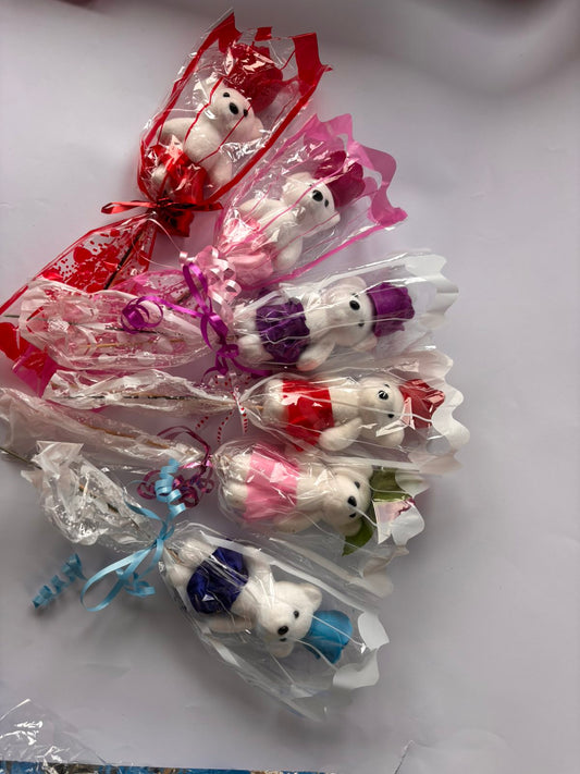 🧸💖 „Мече в рокличка“ 💖🧸 - Ръчно изработени единични ароматни сапунени цветя 🌷