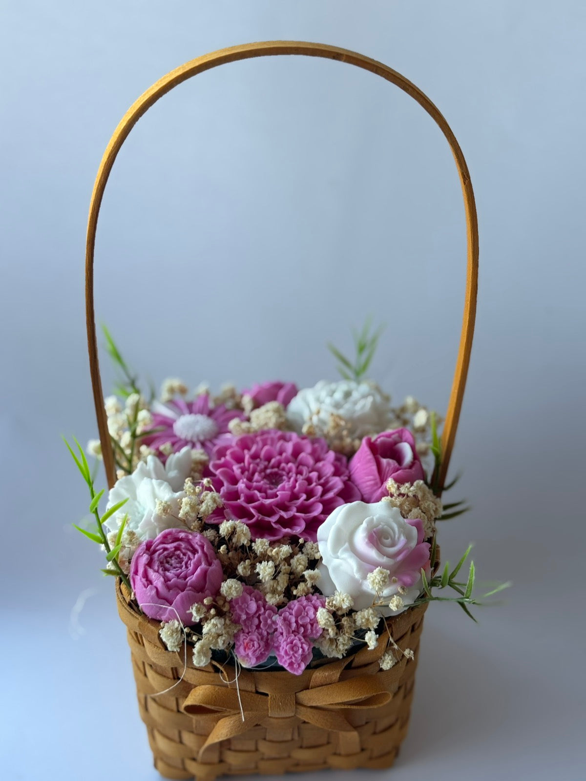 Кошничка🌸„Малинов Сън“🌸Ръчно изработени ароматни сапунени цветя