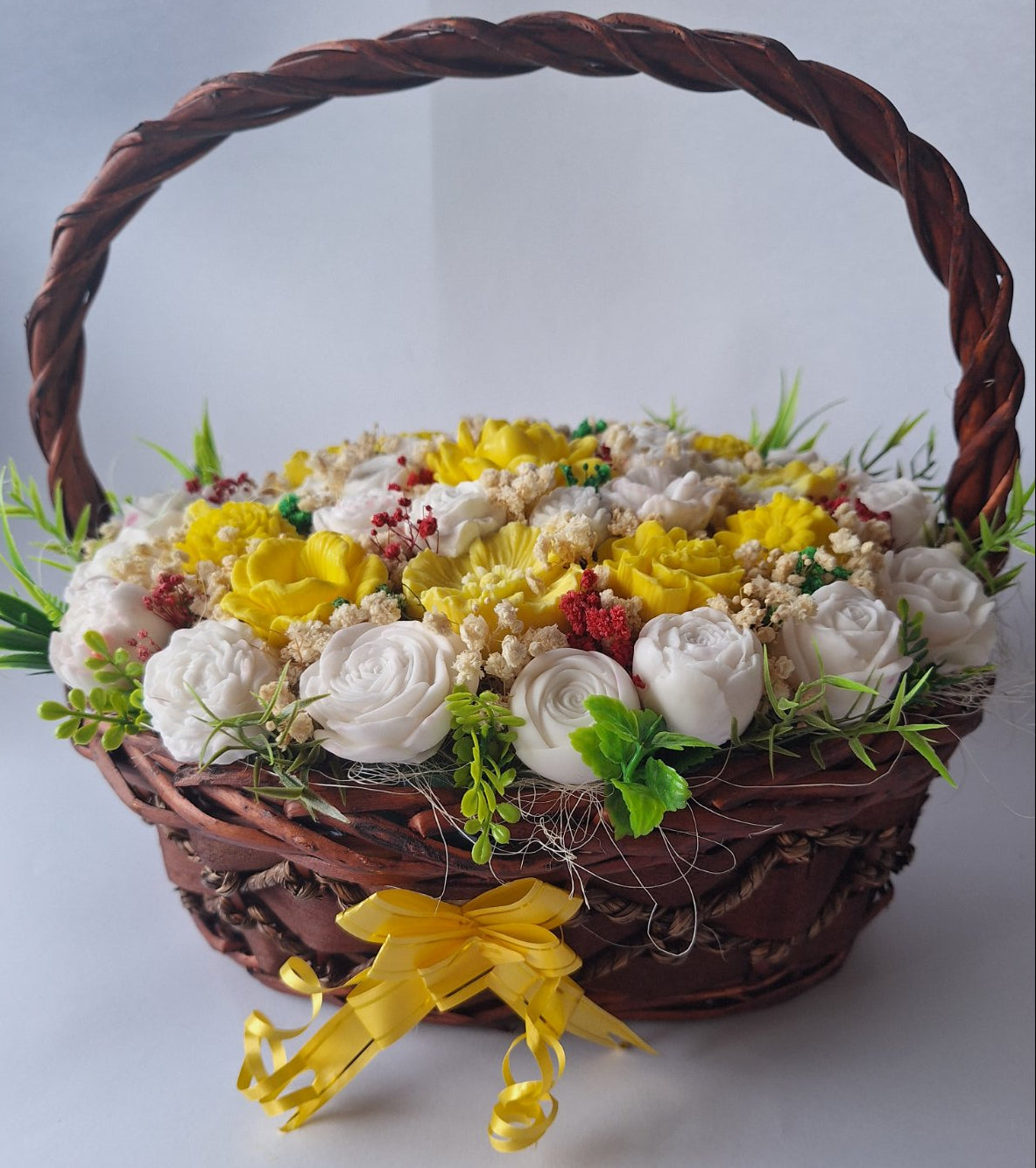 🌼Кошница „Слънчева Радост“☀️– Ръчно Изработени Ароматни Сапунени Цветя