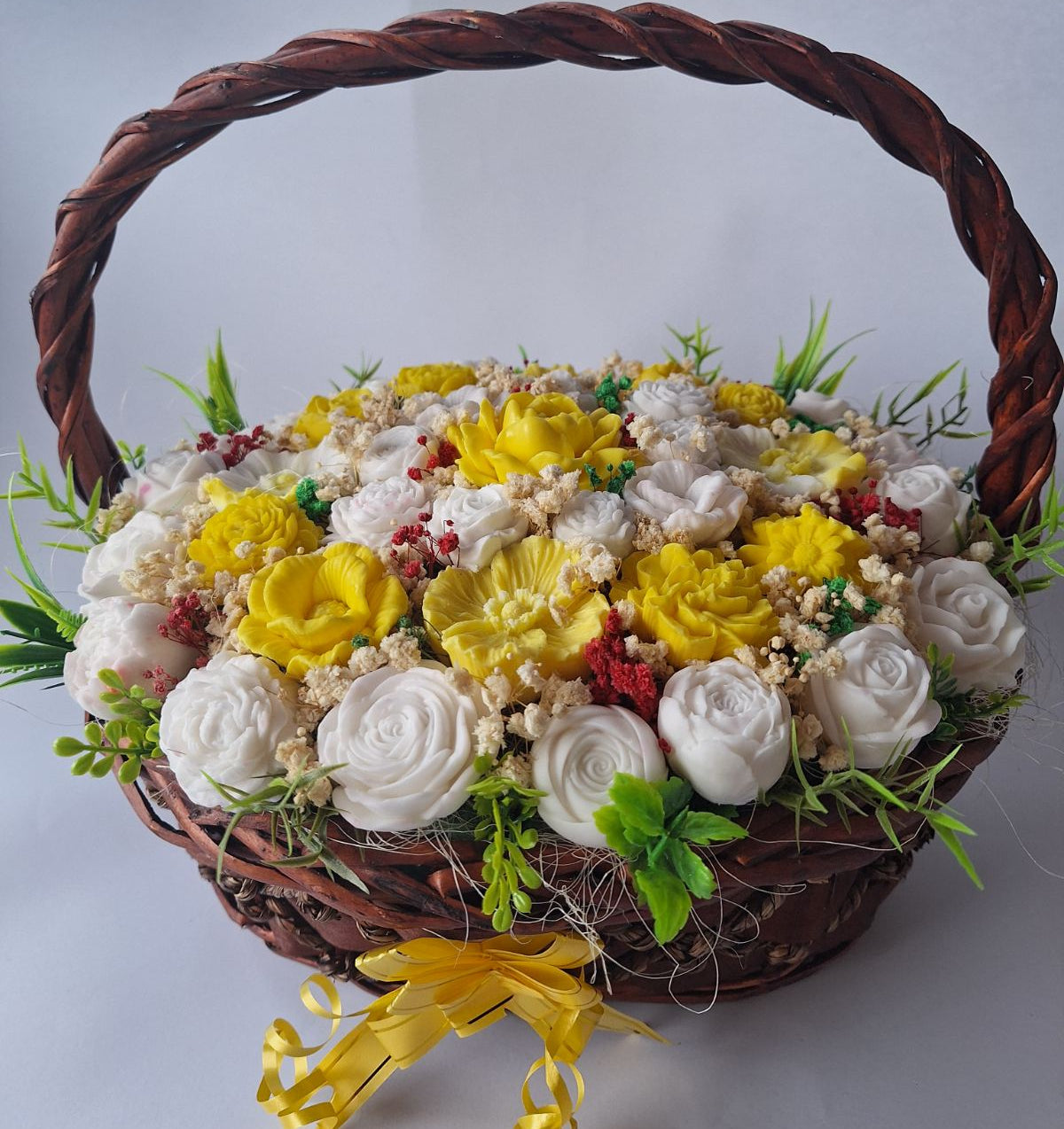 🌼Кошница „Слънчева Радост“☀️– Ръчно Изработени Ароматни Сапунени Цветя