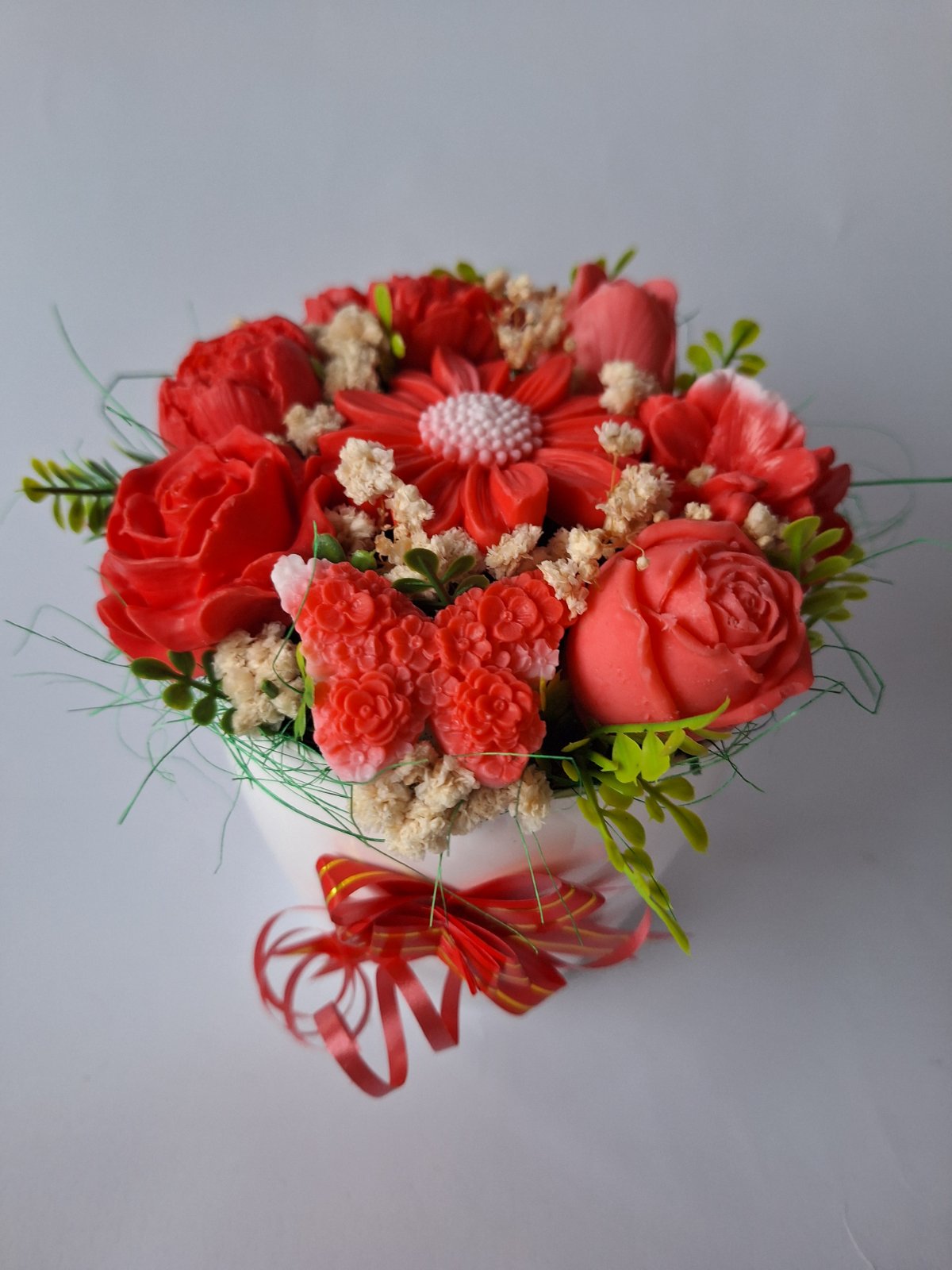 Букет „Сърце в Цвят“ - Ръчно Изработени Ароматни Сапунени Цветя