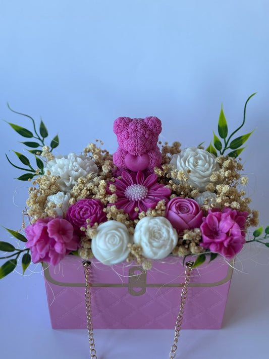 Букет🐻🌸 "Чантичка в розово и бяло с мече" 🌸🐻Ръчно Изработени Ароматни Сапунени Цветя