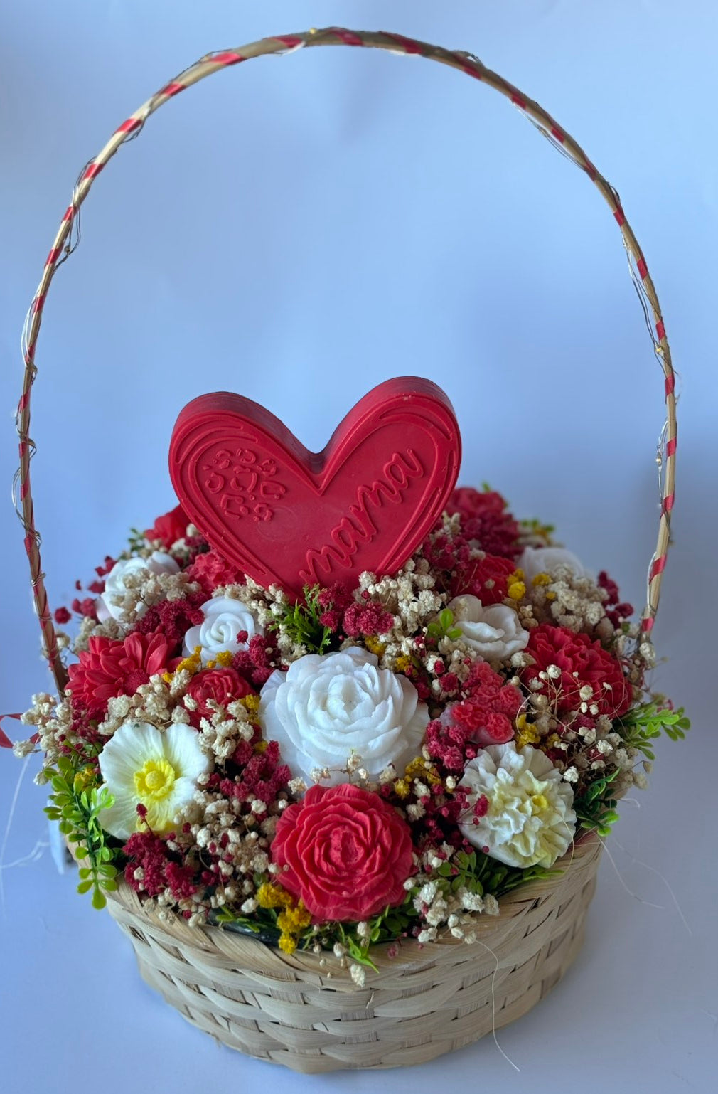 Букет❤️"Сърце за мама"❤️ в червено – Ръчно Изработени Ароматни Сапунени Цветя🌹