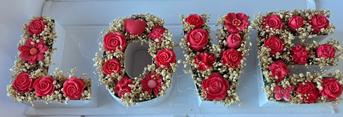 Букет❤️"Любов в Четири Букви"❤️ – Ръчно Изработени Ароматни Сапунени Цветя🌸