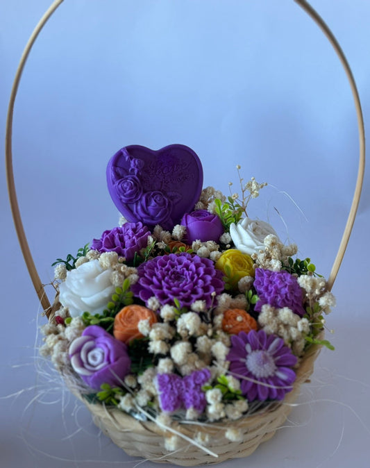 Букет💜🌸„Цветна Тишина“🌸💜 – Ръчно Изработени Ароматни Сапунени Цветя