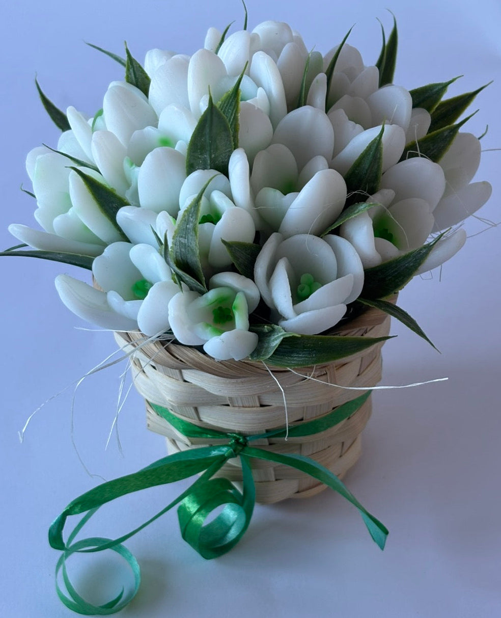 Букет🤍"Кокичета в кошничка"🤍 – Ръчно Изработени Ароматни Сапунени Цветя