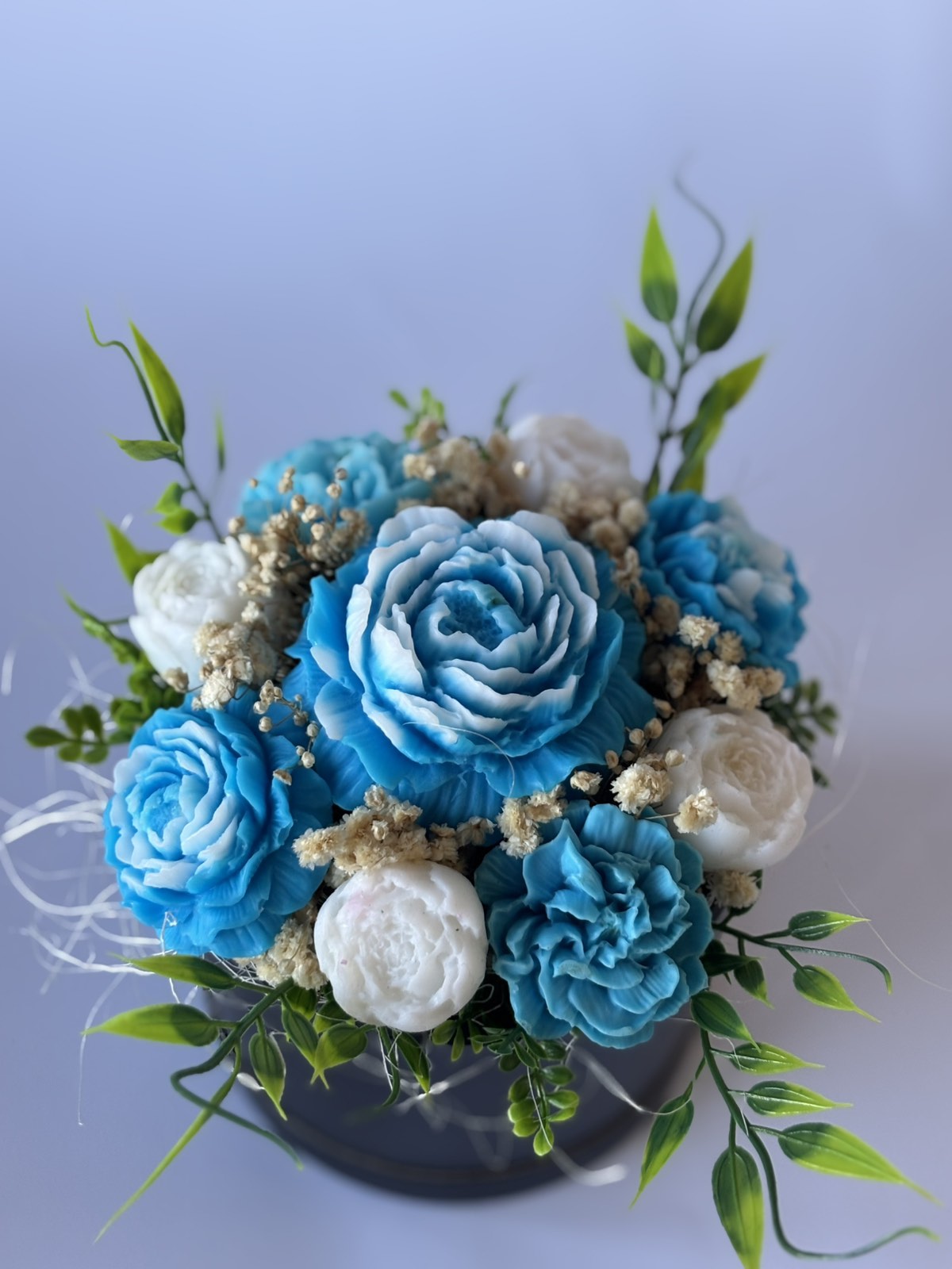 💙 Букет „Синя стихия“ – Ръчно Изработени Ароматни Сапунени Цветя 🌸