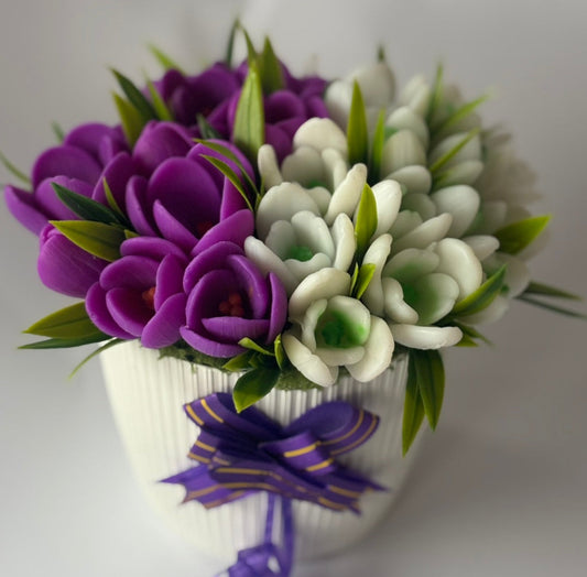 Букет🤍💜„Кокичета и Минзухари“ – Ръчно Изработени Ароматни Сапунени Цветя🤍💜