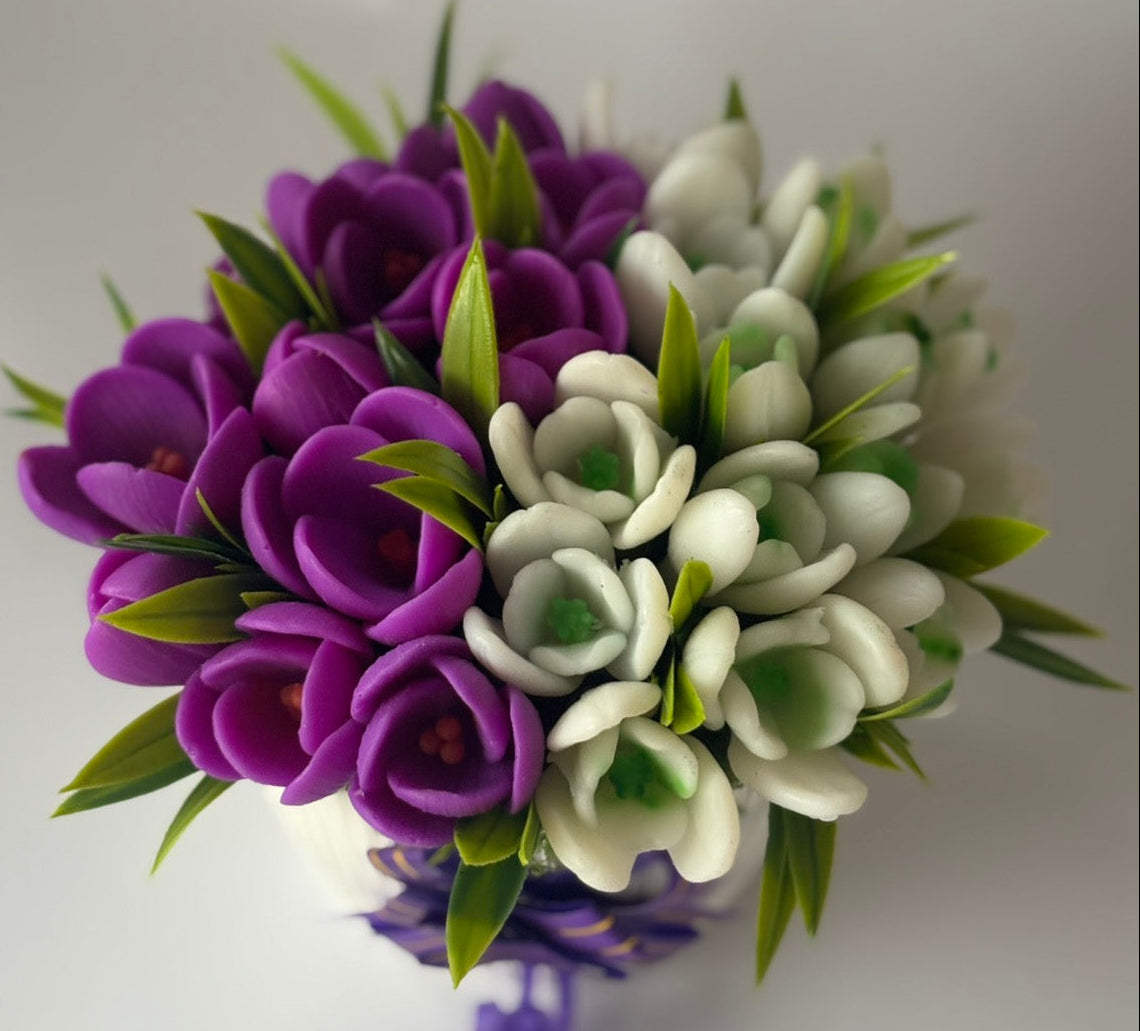 Букет🤍💜„Кокичета и Минзухари“ – Ръчно Изработени Ароматни Сапунени Цветя🤍💜