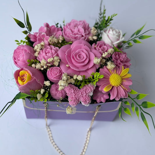 Букет в чанта 🌸"Розов Рай"🌸 - Ръчно Изработени Ароматни  Сапунени Цветя