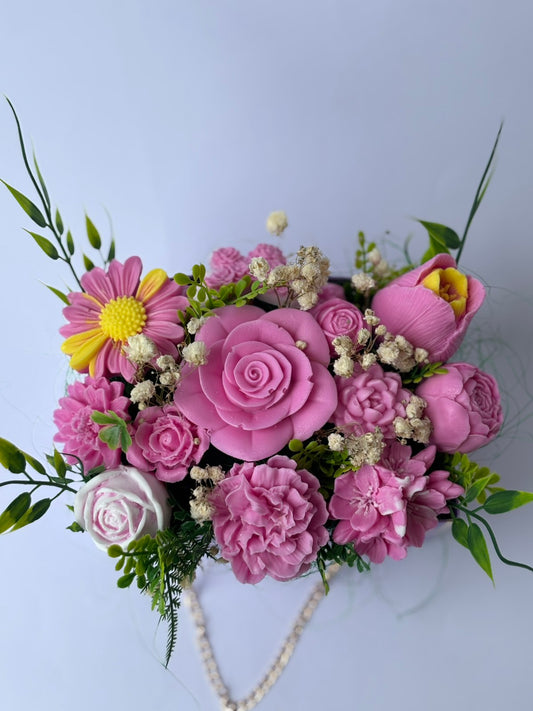 Букет в чанта 🌸"Розов Рай"🌸 - Ръчно Изработени Ароматни  Сапунени Цветя