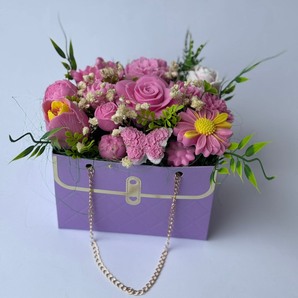 Букет в чанта 🌸"Розов Рай"🌸 - Ръчно Изработени Ароматни  Сапунени Цветя