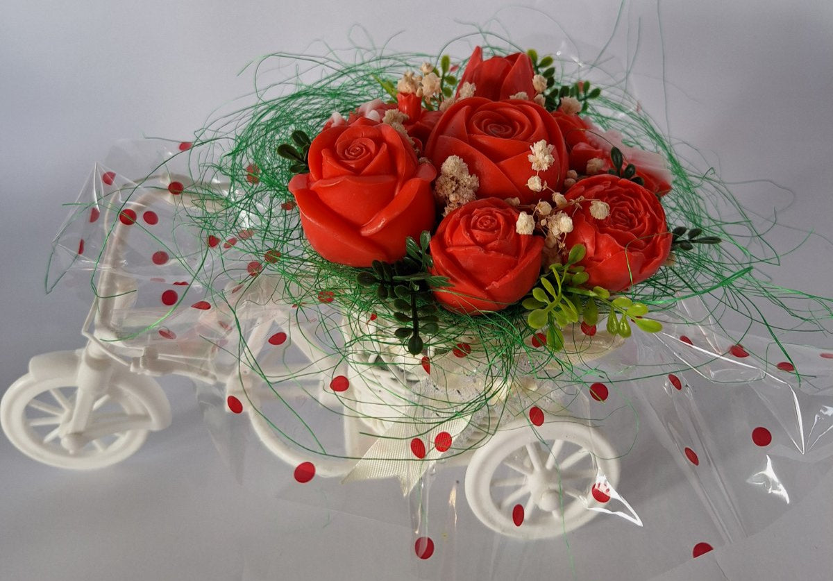 Букет💖„Цветна Разходка в червено"💖- Ръчно Изработени Ароматни Сапунени Цветя