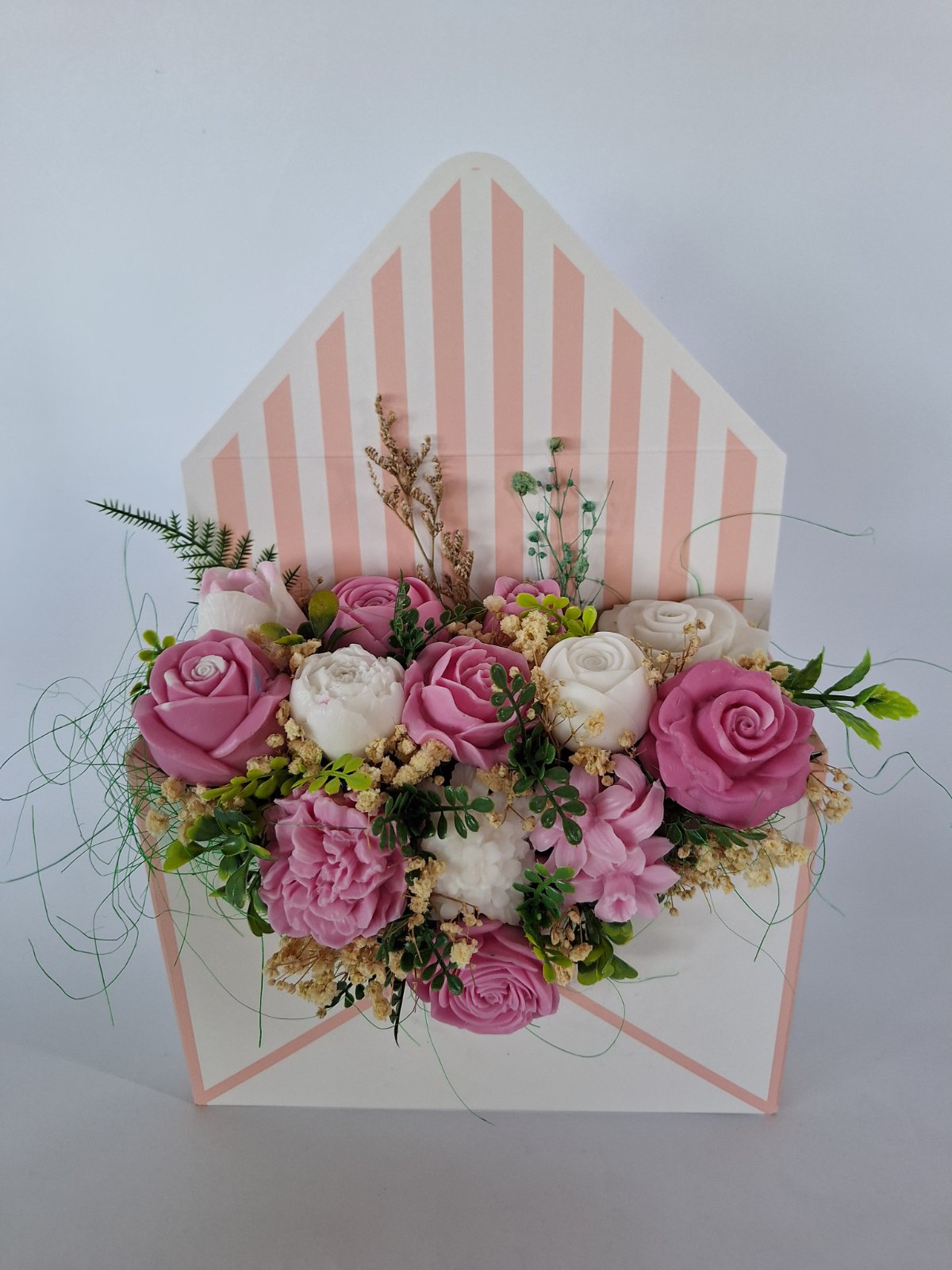 Букет 💌"Целувка по пощата в розово"💌 Ръчно Изработени Ароматни Сапунени Цветя