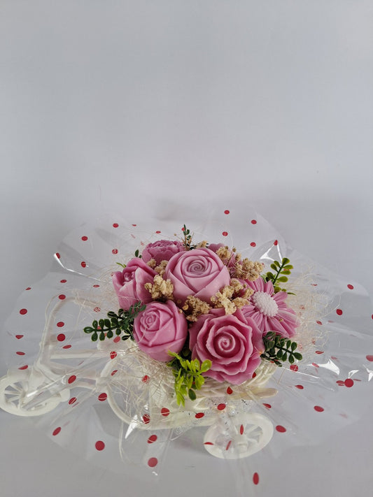 Букет🚲💗„Цветна Разходка в розово“ 💗🚲- Ръчно Изработени Ароматни Сапунени Цветя