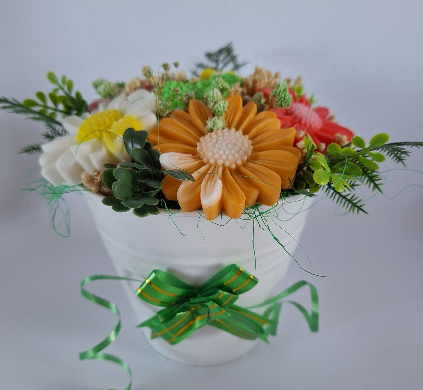 Букет🌼„Пъстър Маргаритен Сън“🌼 - Ръчно Изработени Ароматни Сапунени Цветя