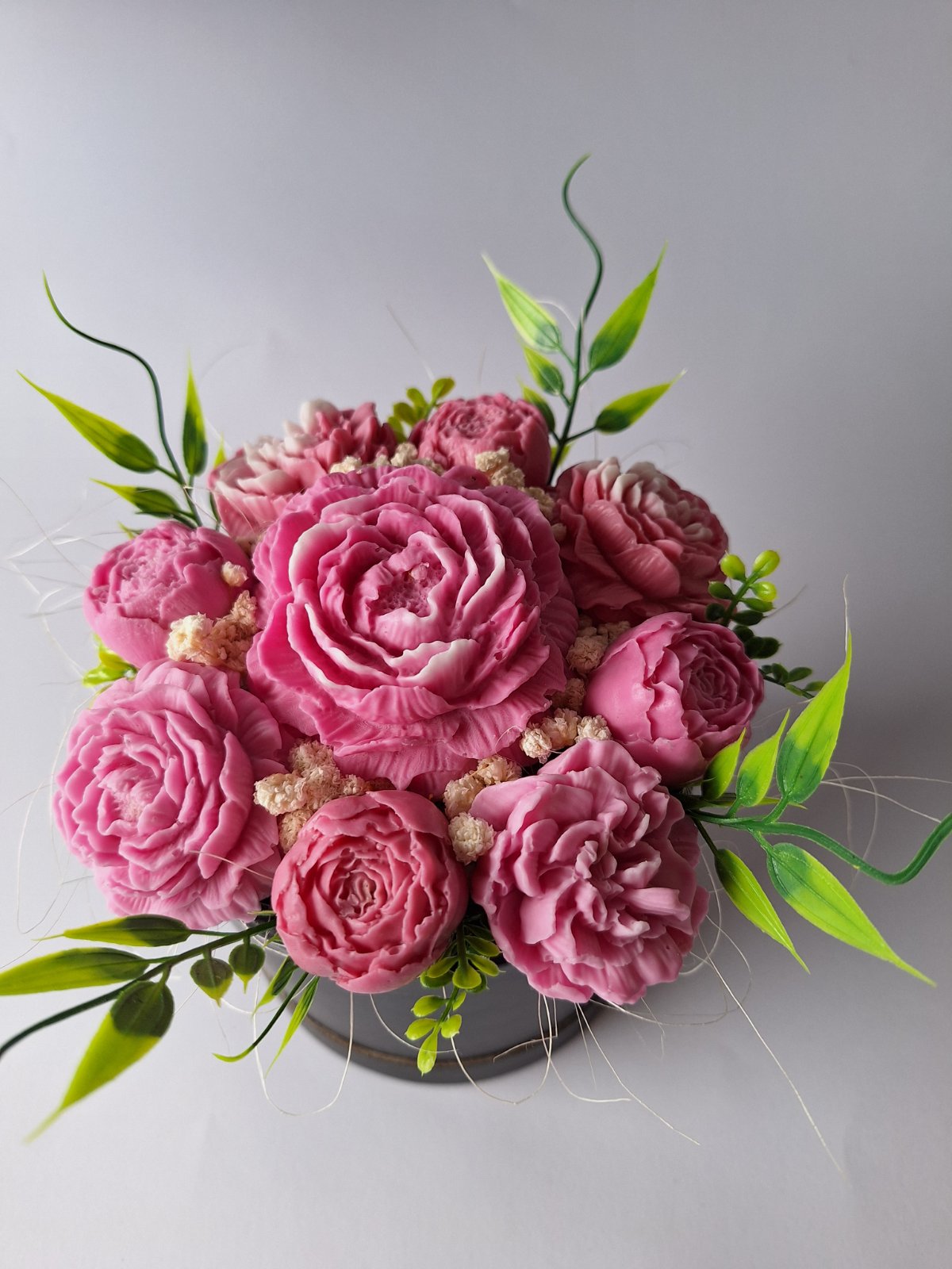 Букет 🌸"Розова стихия"🌸в черна кашпа. Ръчно Изработени Ароматни Сапунени Цветя