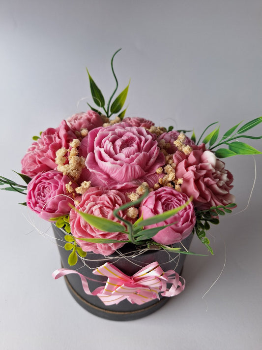 Букет 🌸"Розова стихия"🌸в черна кашпа. Ръчно Изработени Ароматни Сапунени Цветя