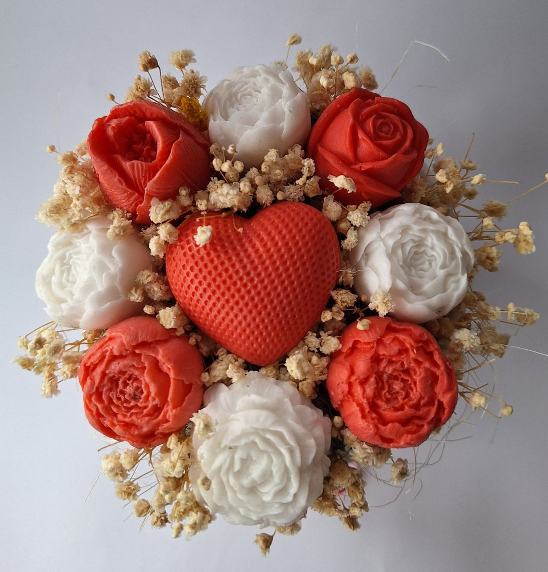 💞 Букет „Сърце от Любов“💞Ръчно изработени ароматни сапунени цветя