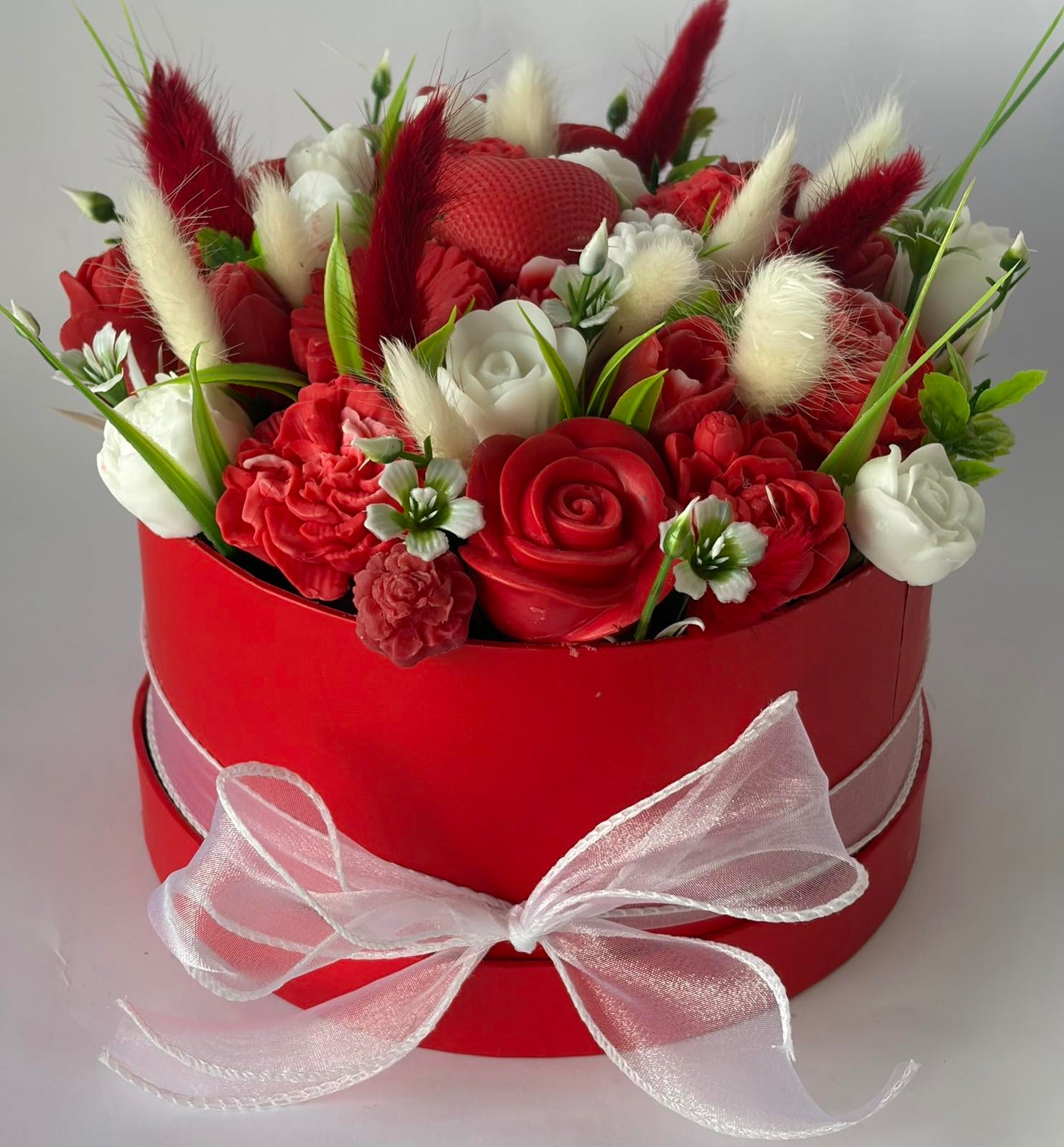 Букет❤️„Алена Романтика“❤️ – Ръчно Изработени Ароматни Сапунени Цветя 🌹