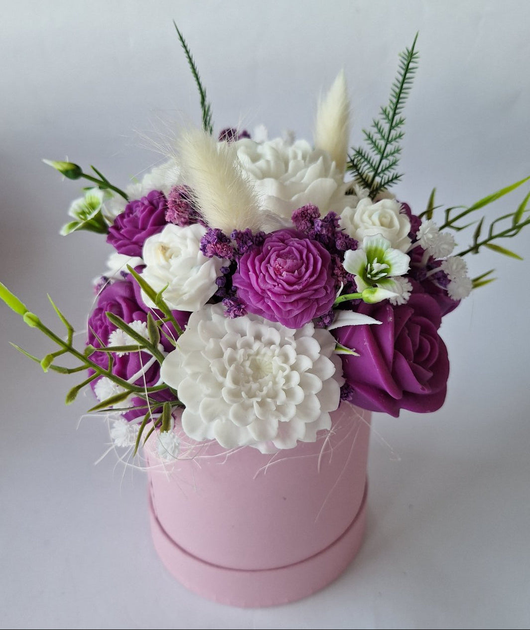 Букет „Нежна Изповед“ 💜🌸 – Ръчно Изработени Ароматни Сапунени Цветя